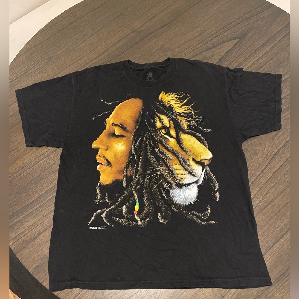 Very Cool 2007 Bob Marley tee in size XL